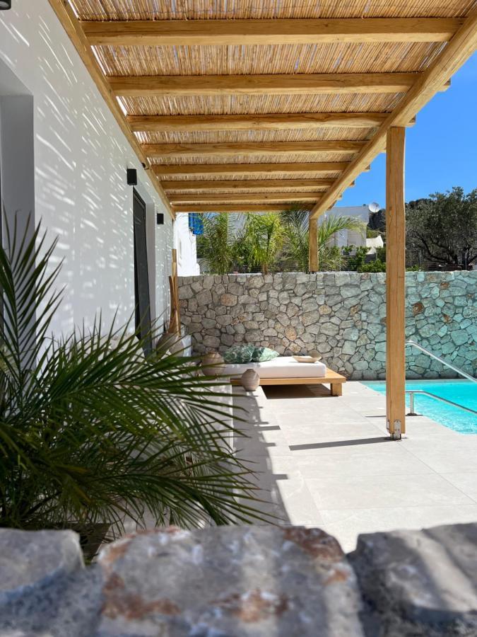 Milos Complex * Pefki